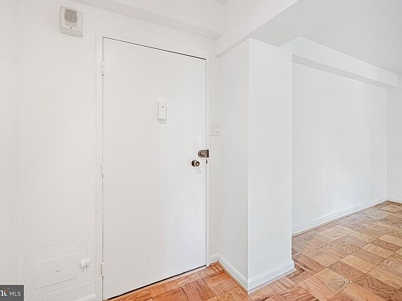 5th image of 4201 Cathedral Ave NW APT 403E