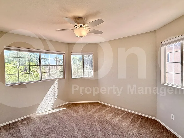 1481 E Cheyenne St — Photo 22