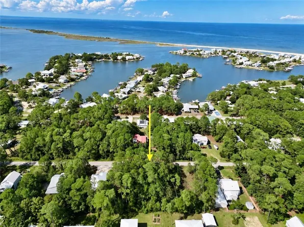 309 Chenault Ave, Dauphin Island, AL 36528