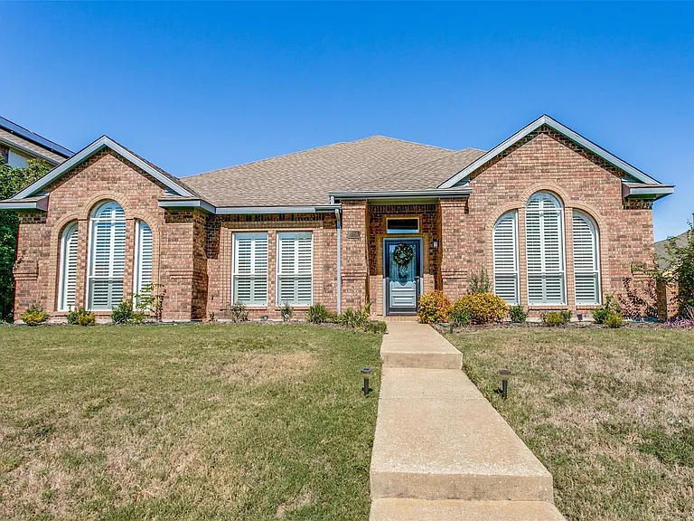 626 Beal Ln — Photo 1