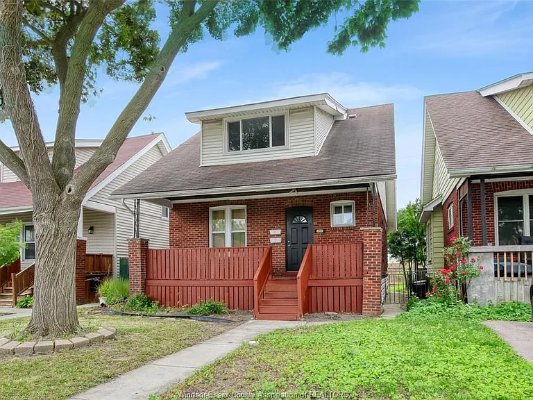 1453 Marentette Ave #UPPER — Photo 1