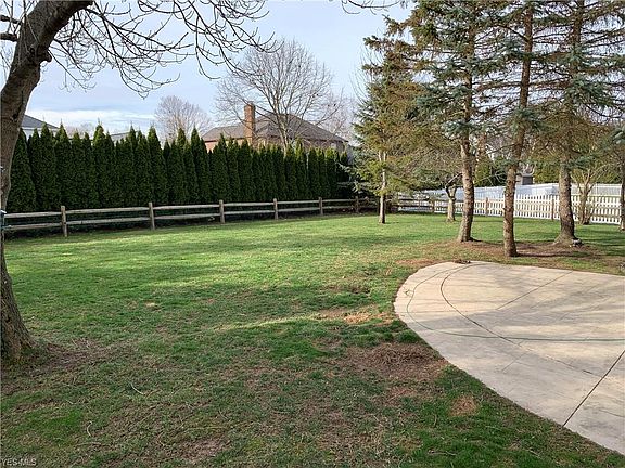 3rd image of 2464 Cardigan Dr