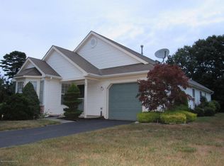 25 Oakmont Rd, Lakewood, NJ 08701