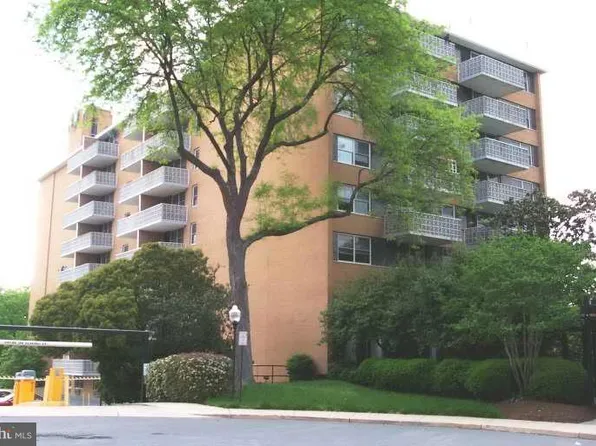 2030 N Adams St APT 811, Arlington, VA 22201