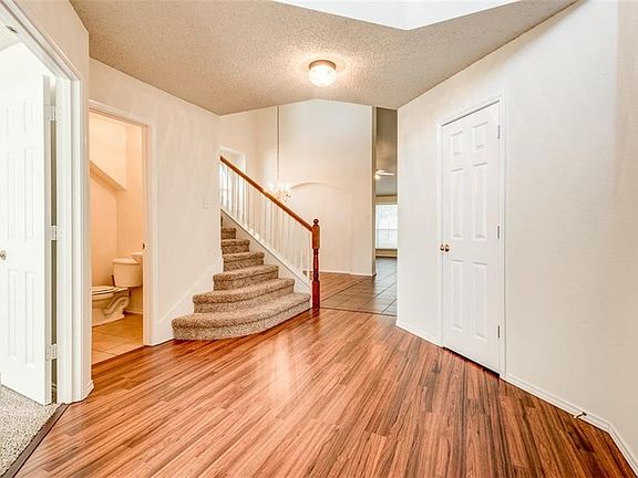 4th image of 4500 Shady Hollow Dr