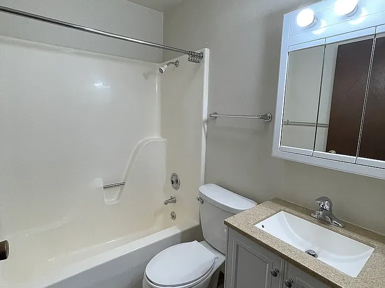 829 N Cherry St — Photo 10