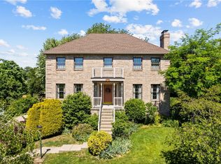 137 Field Club Dr E, Mc Kees Rocks, PA 15136