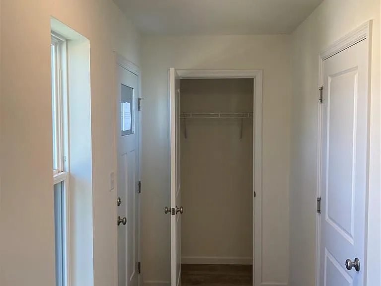5004 Daggett Ave — Photo 22