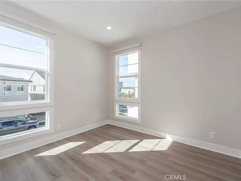 180 Longden — Photo 19