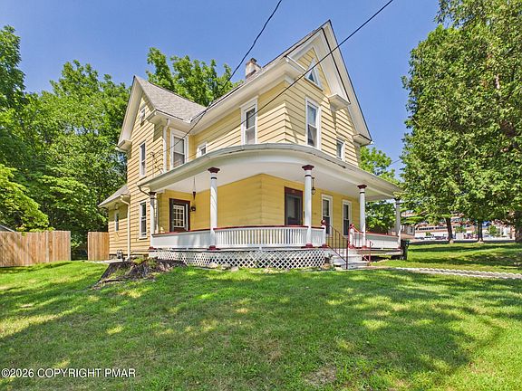 2nd image of 126 E Brown St