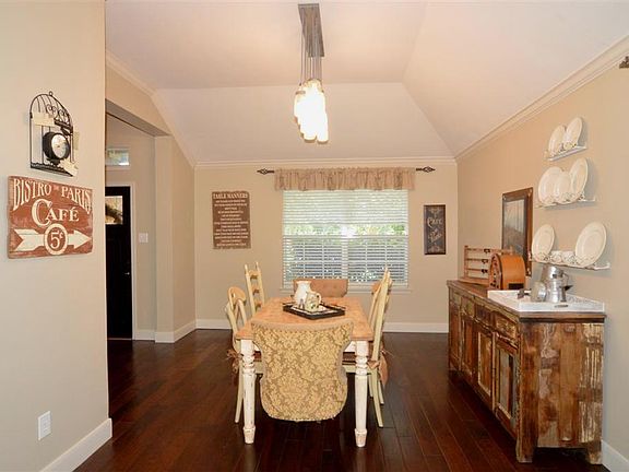 3rd image of 432 Abbey Ln
