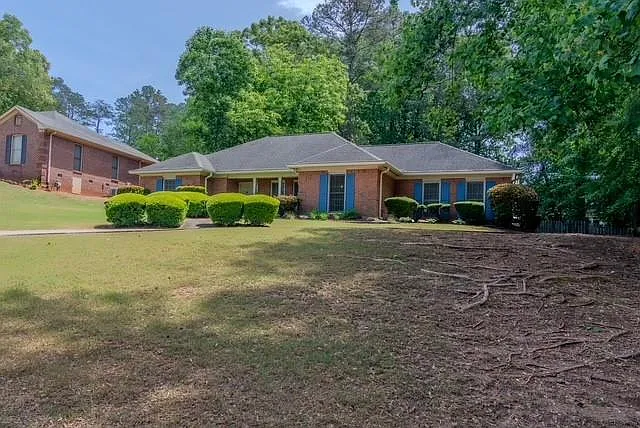 2120 Weatherstone Cir SE — Photo 2