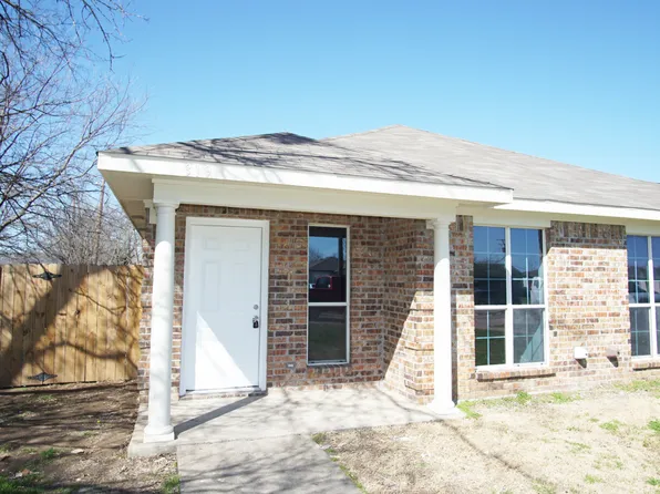 319 SE 13th St, Grand Prairie, TX 75051