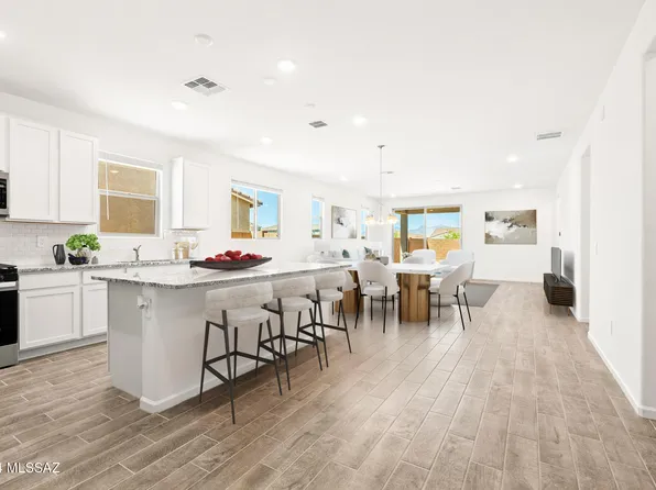 5787 S Bug Springs Loop, Tucson, AZ 85747