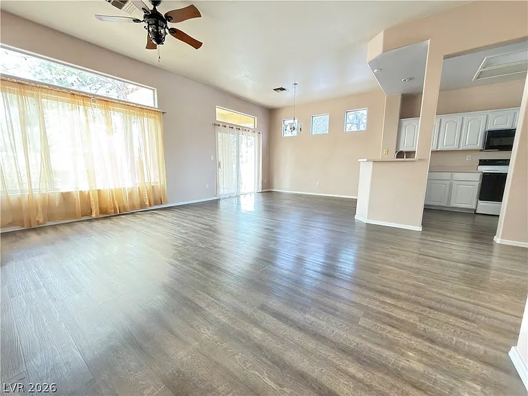 10433 Snyder Ave — Photo 4