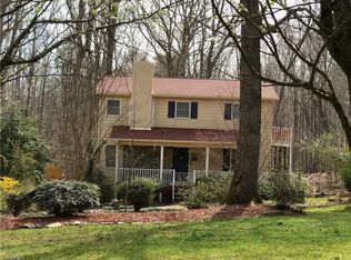 1955 Indian Wells Trl, Pfafftown, NC 27040