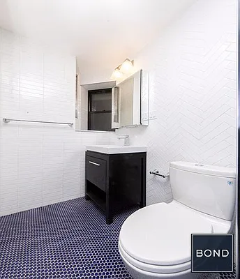 Rented by Bond New York | media 20