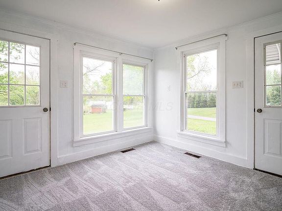 3rd image of 8567 Bucyrus St