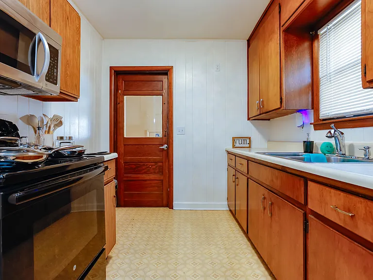 5816 Woodland Ave — Photo 7