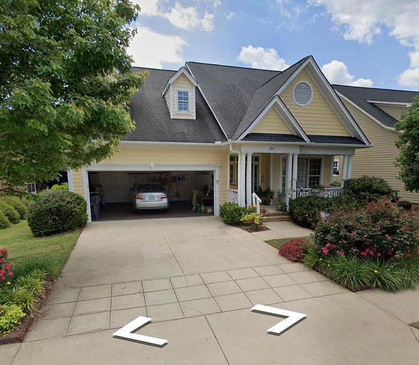 2nd image of 204 Carilion Ln