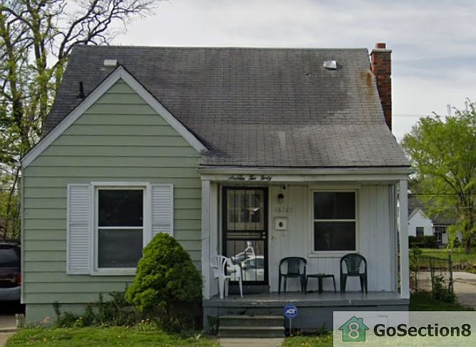 1st image of 16240 Fairmount Dr