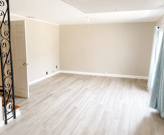 10933 Brookings Dr — Photo 6