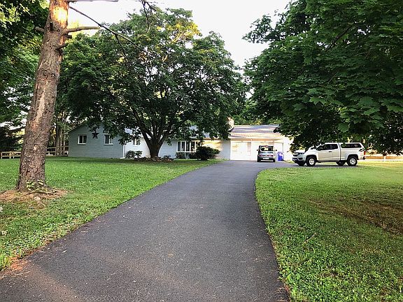 2nd image of 3504 Chick Ln
