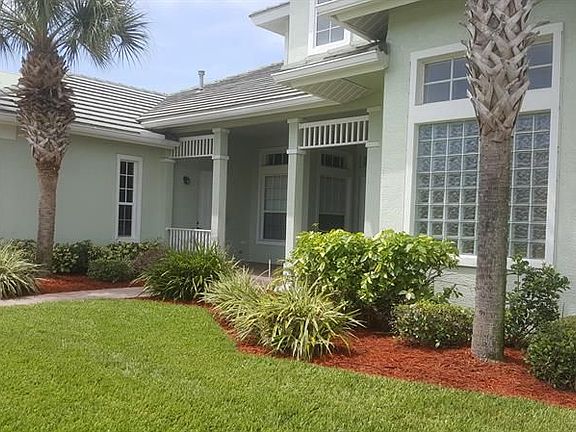 2nd image of 185 NW Magnolia Lakes Blvd