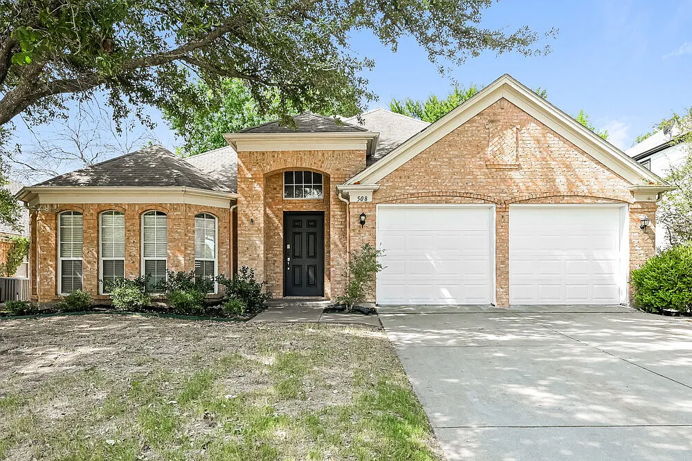4 bed, 2.0 bath, 2179 sqft, $2,460 — Photo 1