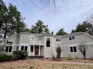 15 Maplewood Cir, Falmouth, ME 04105
