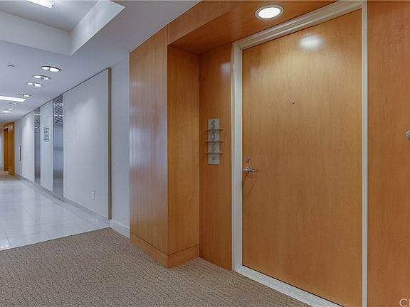 4th image of 13600 Marina Pointe Dr Unit 505