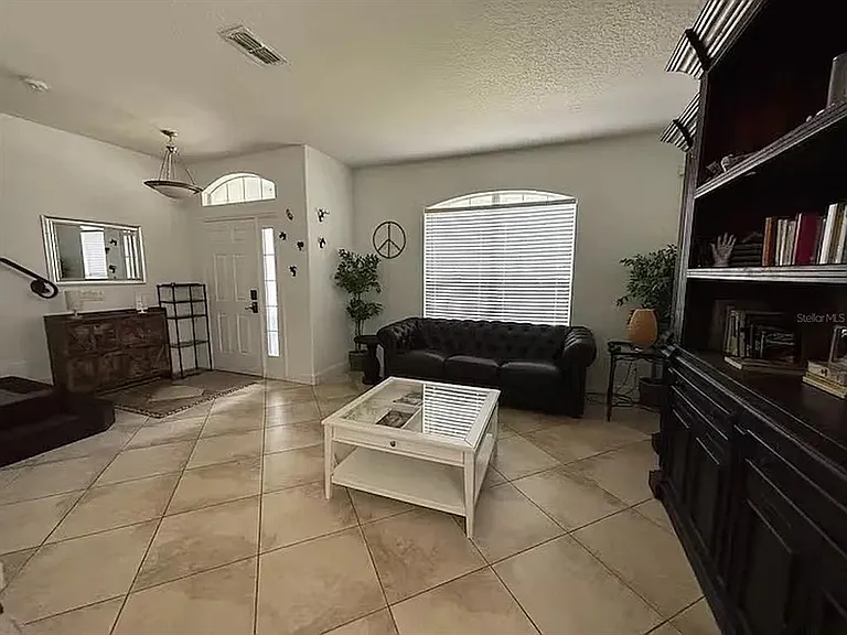 5198 Adair Oak Dr — Photo 3