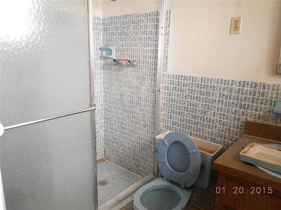 3rd image of 160 NW 189th Ter