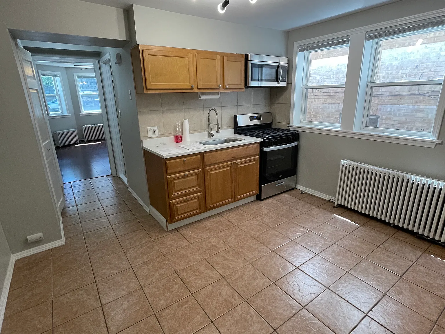 1 bed, 863 sqft, $1,450 — Photo 4