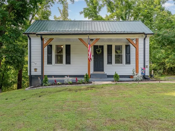 1315 1st St, Eden, NC 27288