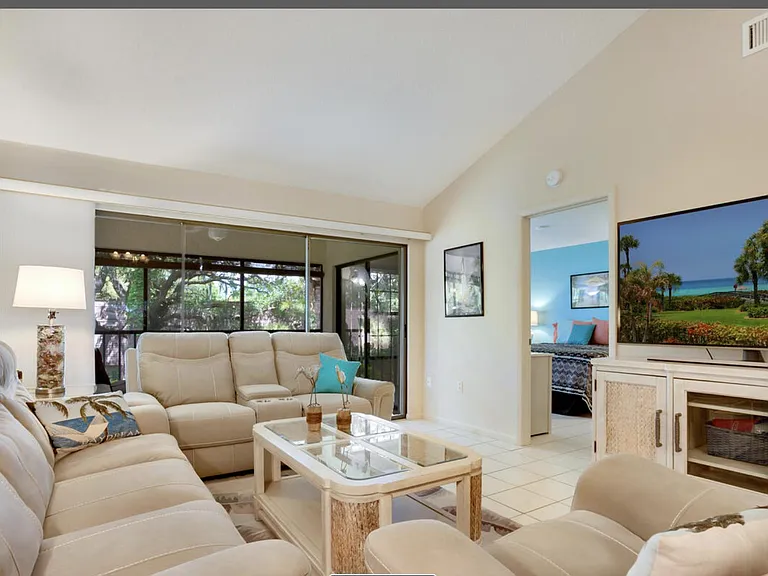 4863 Winslow Beacon — Photo 1
