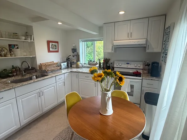121 Grove Ave APT 4, Corte Madera, CA 94925