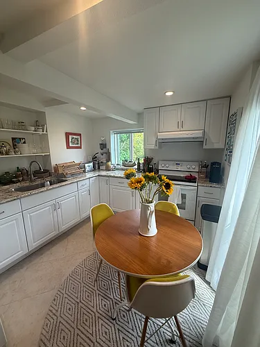 121 Grove Ave #4 Photo 1