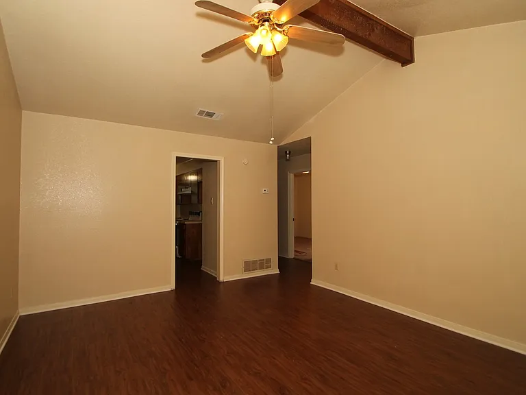 309B Margaret Lee St — Photo 5