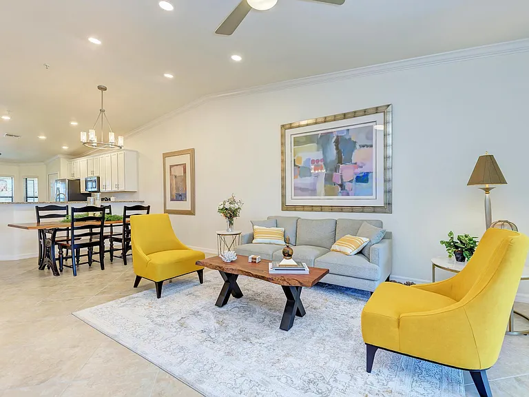5558 Palmer Cir #206 — Photo 2