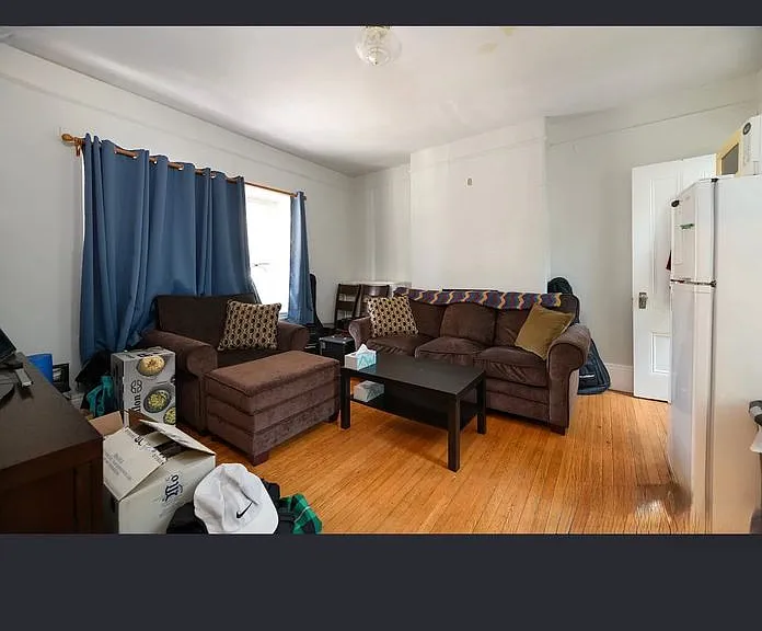 124 Summer/49-53 Laurel — Photo 2