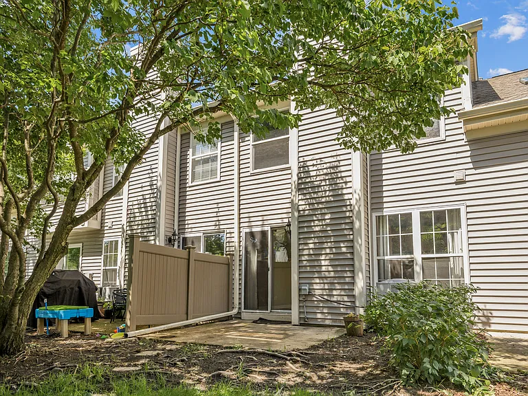 804 Spring Creek Ct — Photo 23