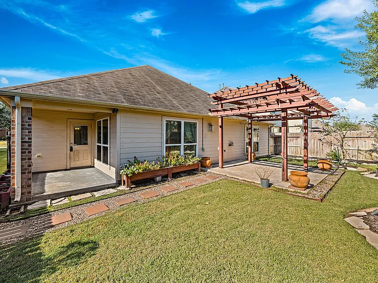 13914 Juniper Bend Ln — Photo 33