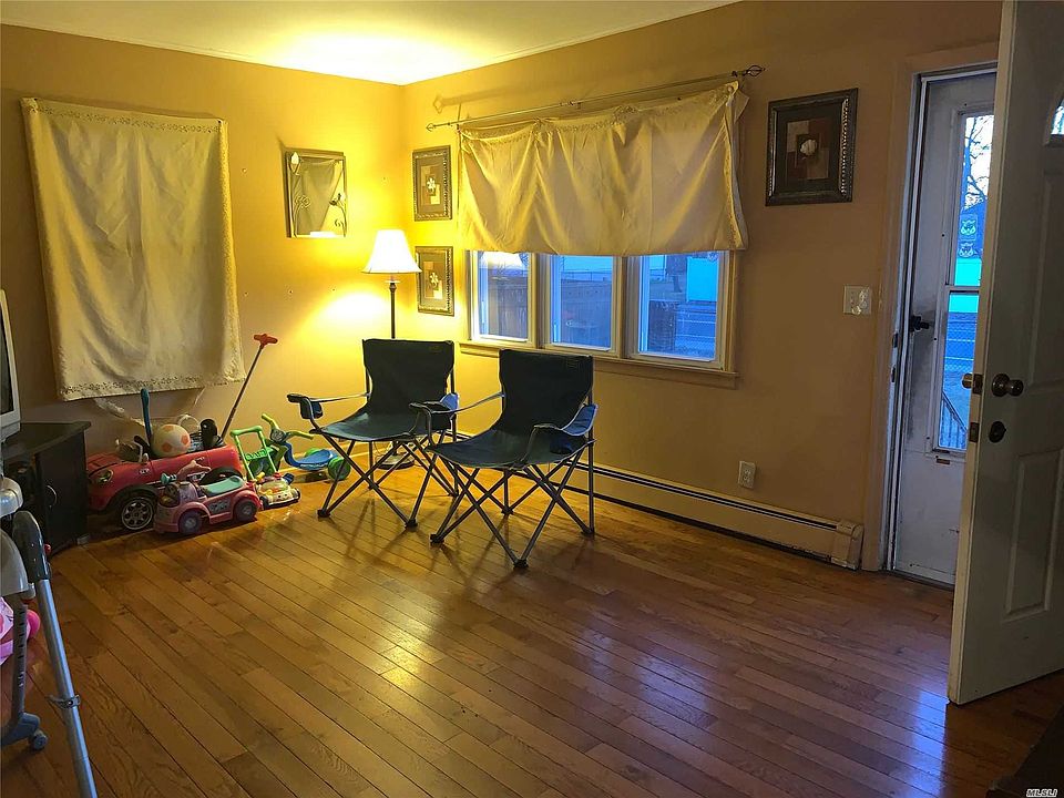 2nd image of 1255 Little East Neck Rd