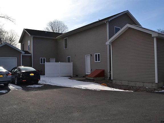 3rd image of 517 Glen St