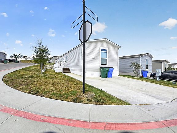 4th image of 4714 Tinsel Dr #739