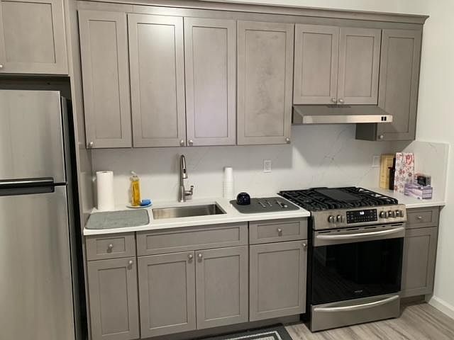 1st image of 10300 Metropolitan Ave