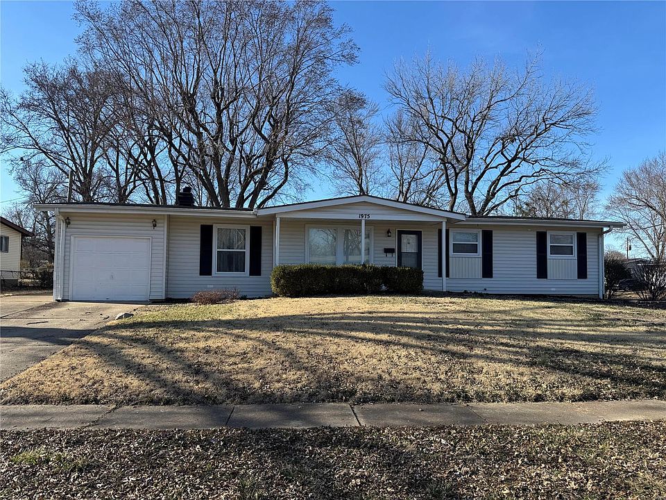 1st image of 1975 Apple Blossom Ct