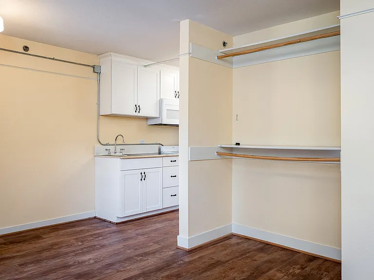 Mississippi Court | Kitchen