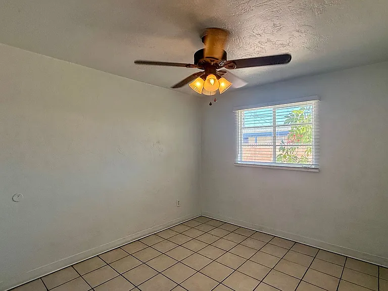 7532 N 21st Ave — Photo 11